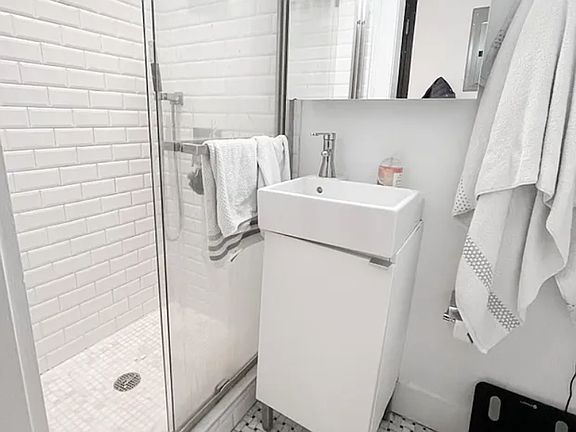 5th image of 26 Van Dam St #1FE