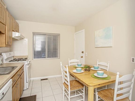 4th image of 35 Bayberry Dr APT 1