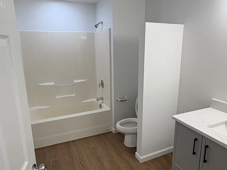 889 Fremont Ave — Photo 5