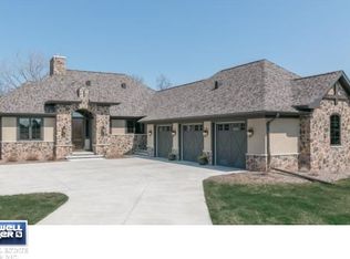 322 Blue Sky Cir, Green Bay, WI 54311