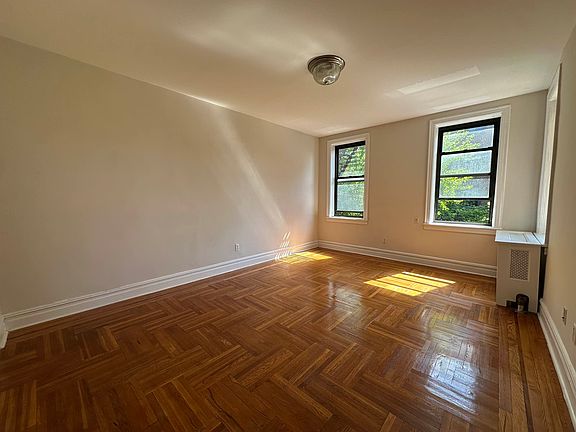4th image of 4760 39th Pl APT 3G