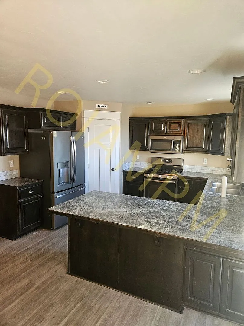 Beautiful 3 Bed 2 Bath Home in Filer Idaho — Photo 3