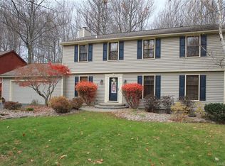 1172 Woodbridge Ln, Webster, NY 14580