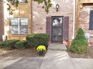 40 Georgetown Ln, Fairport, NY 14450