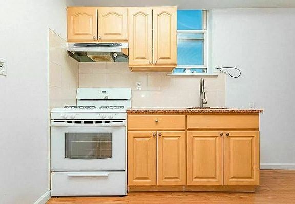 5th image of 30 Driggs Ave #2RC
