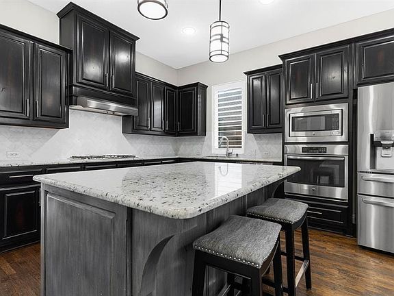 2nd image of 2816 Piersall Dr
