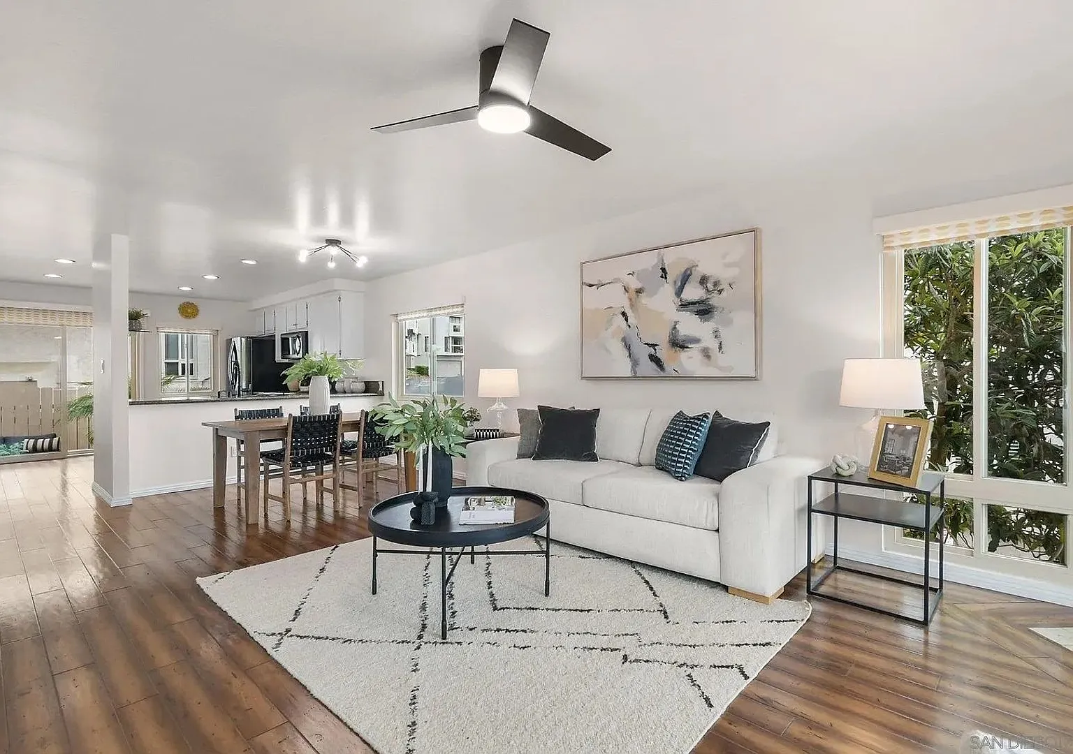 Gorgeous Tri Level Town Home in El Cajon! — Photo 3