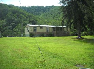 119 Ross Ct, Rock Creek, WV 25174