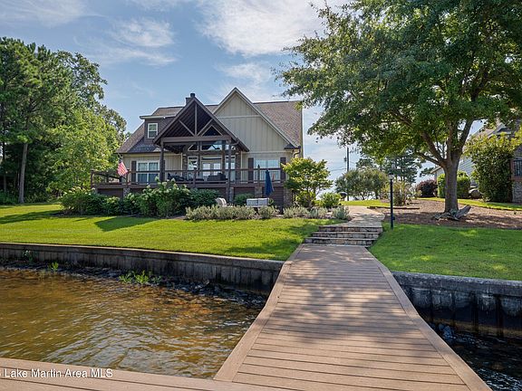 3rd image of 67 Curry Point