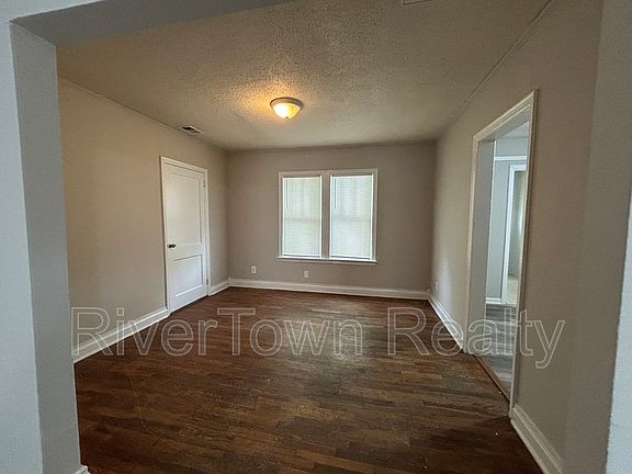3rd image of 3587 Fairmont Ave