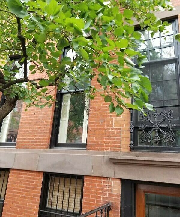 1st image of 687 Sackett St