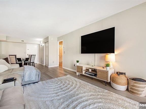 3rd image of 521 Piermont Ave APT 119A