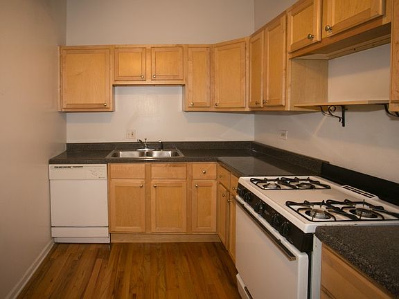 2nd image of 1538 N Milwaukee Ave APT 2