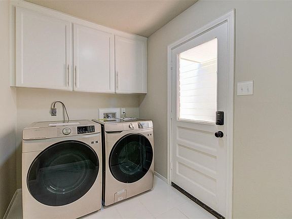 2nd image of 20206 Lake Sherwood Dr