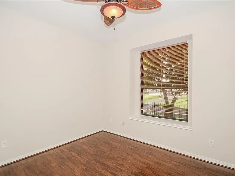 737 Davis Rd — Photo 15