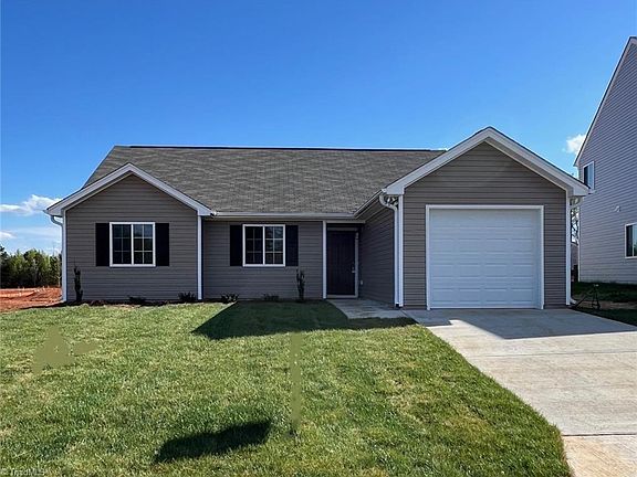 3rd image of 3903 Sanderston Dr