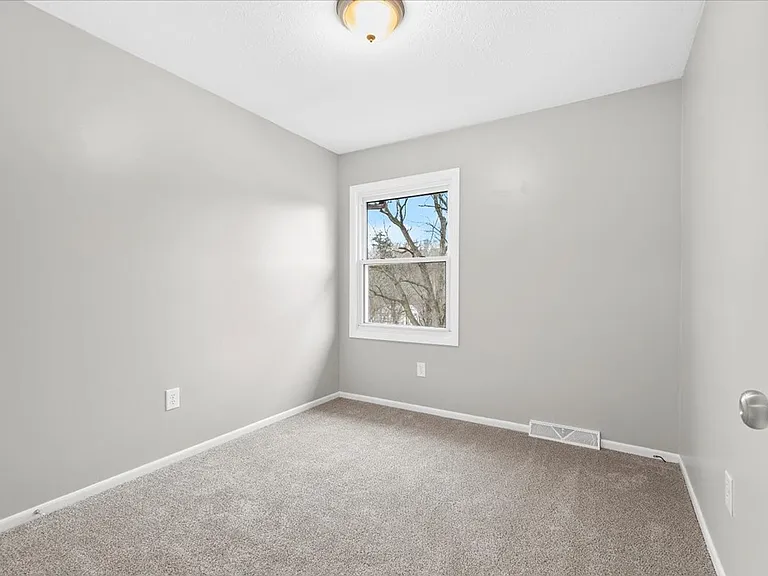202D Stark Ave — Photo 15