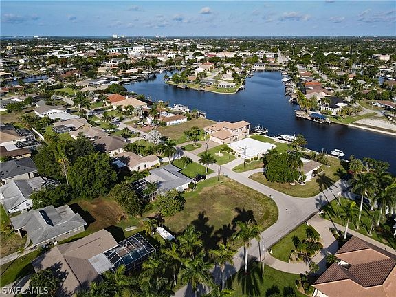 4403 SE 19th Ave, Cape Coral, FL 33904 | MLS #222034997 | Zillow