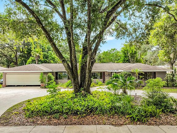 2nd image of 300 PINECREST ROAD
