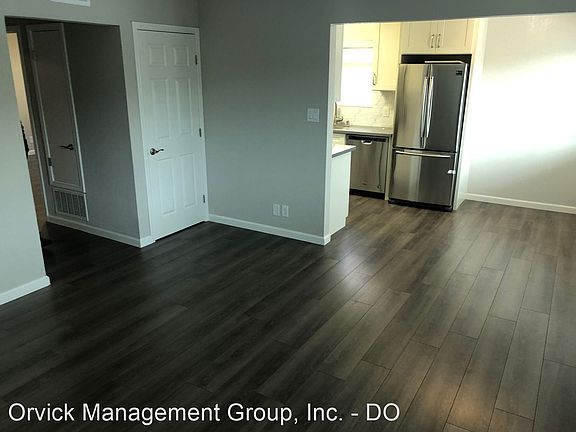 4th image of 519 Commercial Ave #4