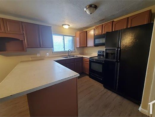 4th image of 3779 S Oxford Way