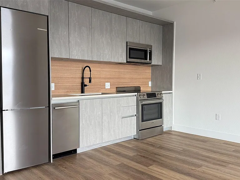 4315 S Congress Ave #515 — Photo 23