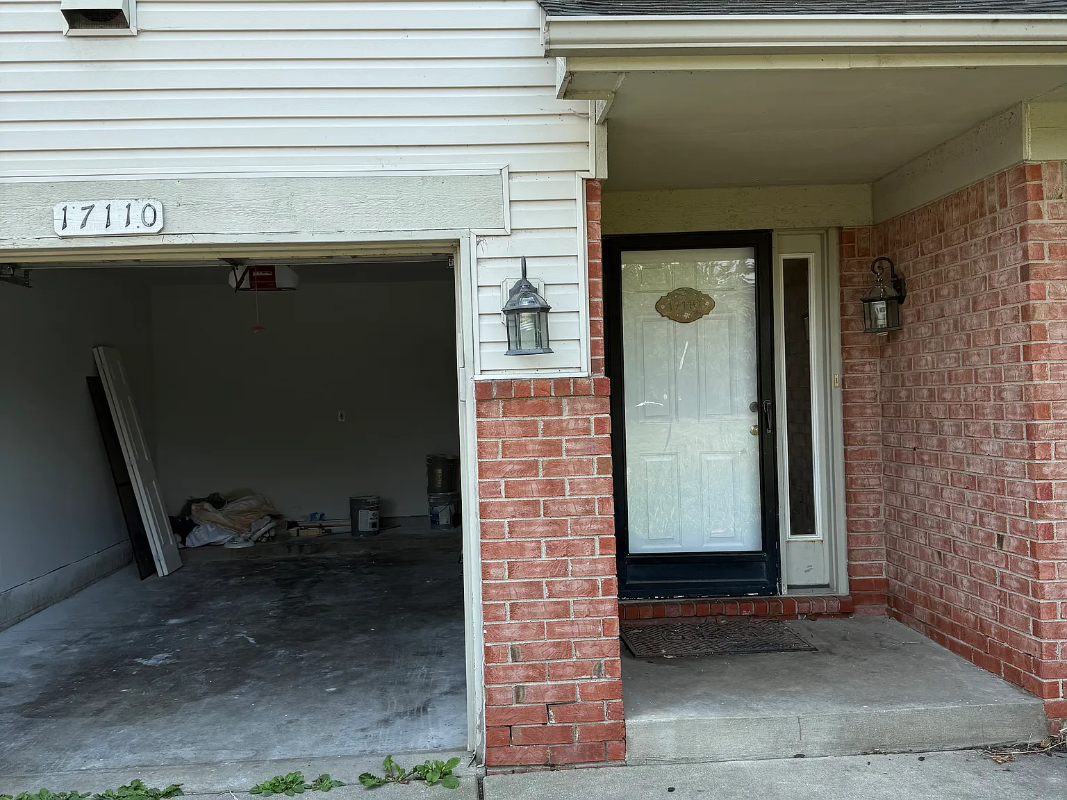 2 bed, 1298 sqft, $1,700 — Photo 2