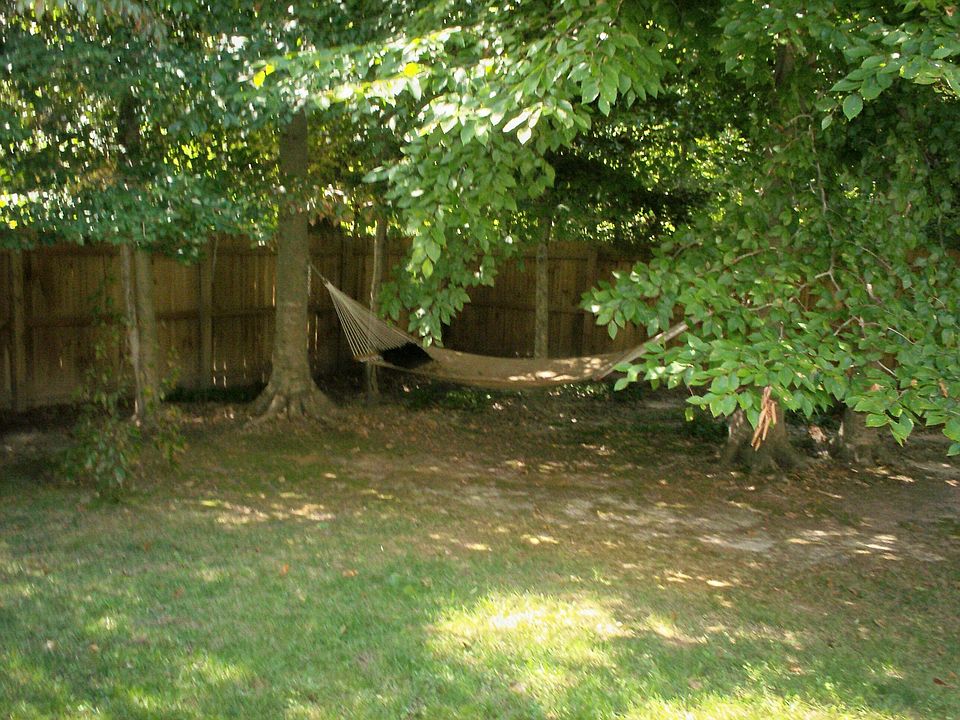 2nd image of 4201 Springhill Dr