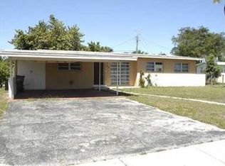 120 Greenbrier Dr, Palm Springs, FL 33461