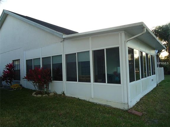 3rd image of 5747 Parkview Lake Dr