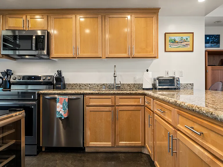 4333 Marina City Dr #308 — Photo 10