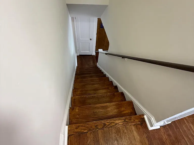 374 Chaplin St SE — Photo 8