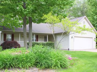 2515 Greenwich Cir, Midland, MI 48642