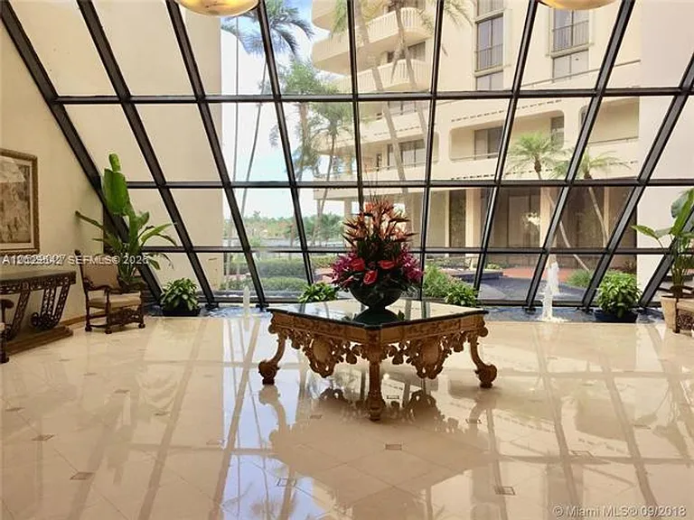 19707 Turnberry Way #4L — Photo 4