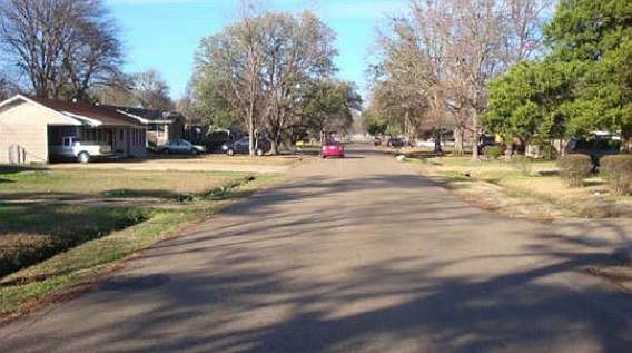 2nd image of 612 Mimosa St