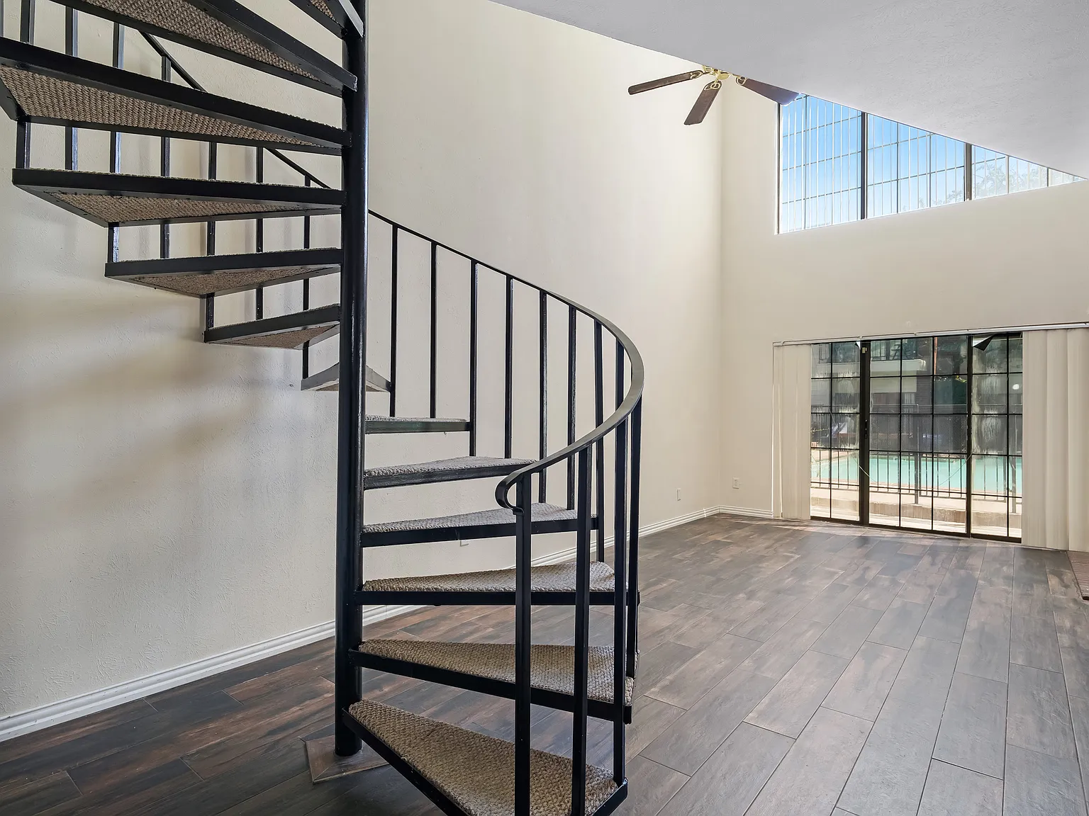 5100 Verde Valley Ln — Photo 2
