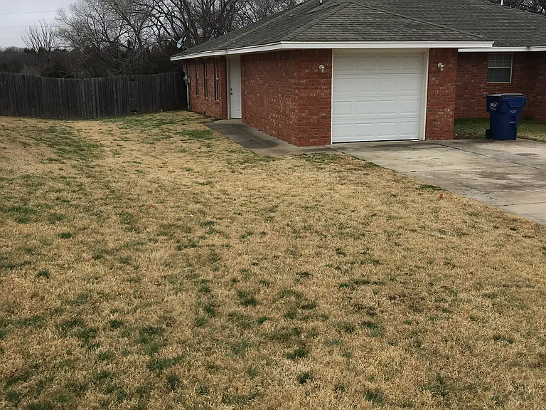 1008 Aspen Ct — Photo 1