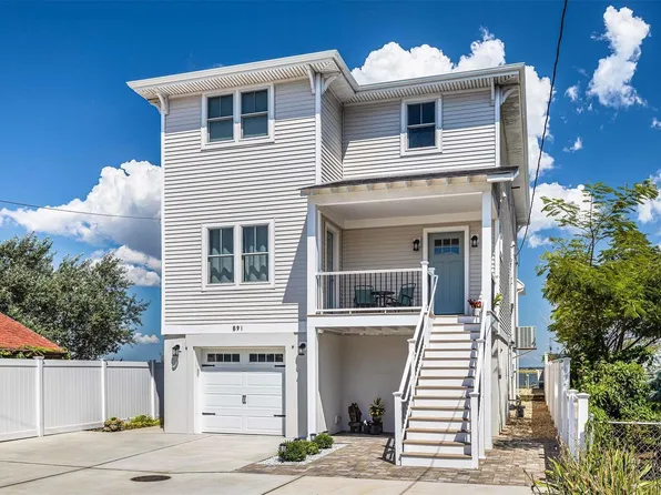 891 W Park Avenue, Long Beach, NY 11561