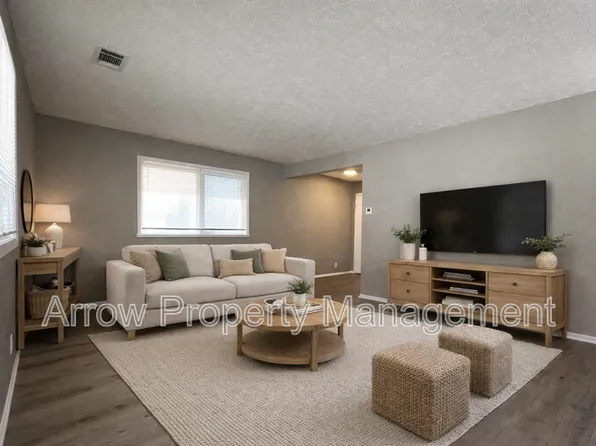 2110 J St #4, Lincoln, NE 68510