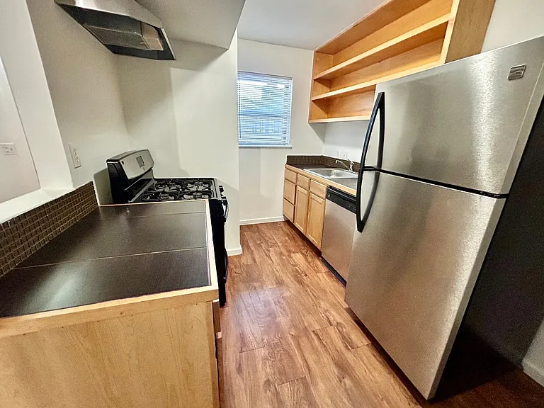 Park Place Apartments — Photo 24