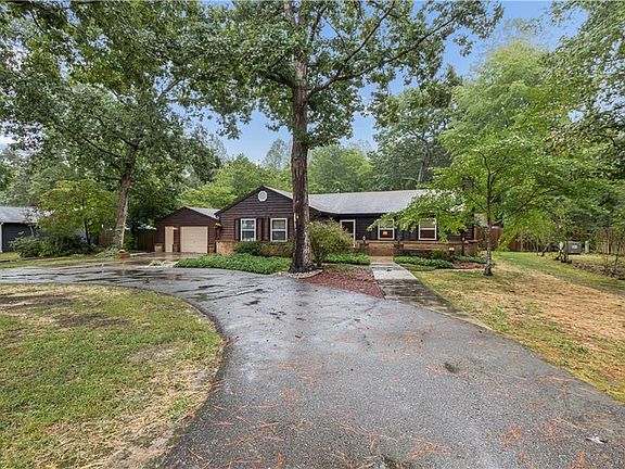 3rd image of 8165 Sheffield Dr