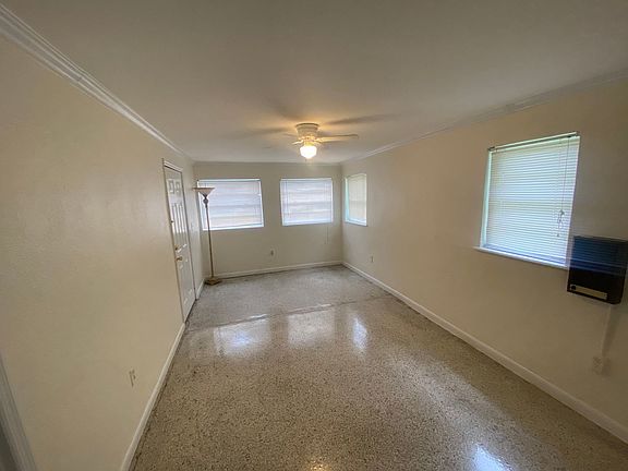 4th image of 2139 Carlton Dr APT C