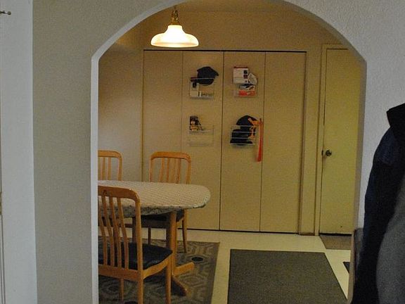 5th image of 8988 Flinton Ct