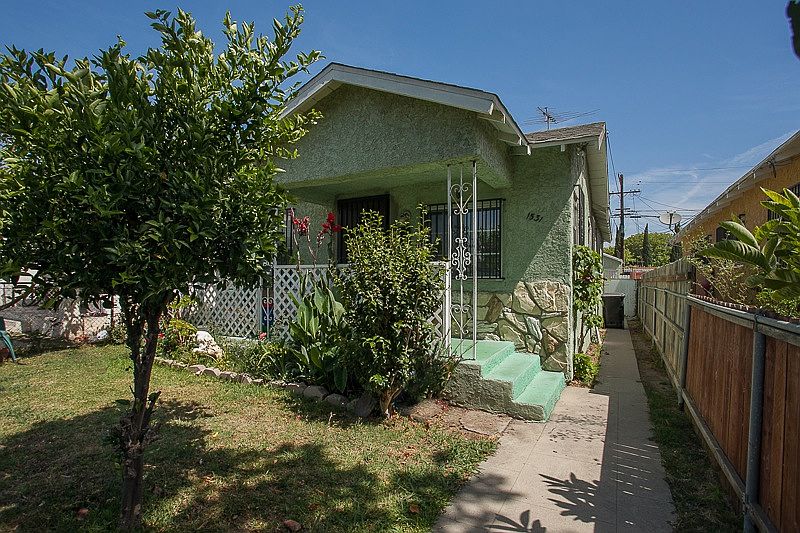 1st image of 1531 W 60th Pl