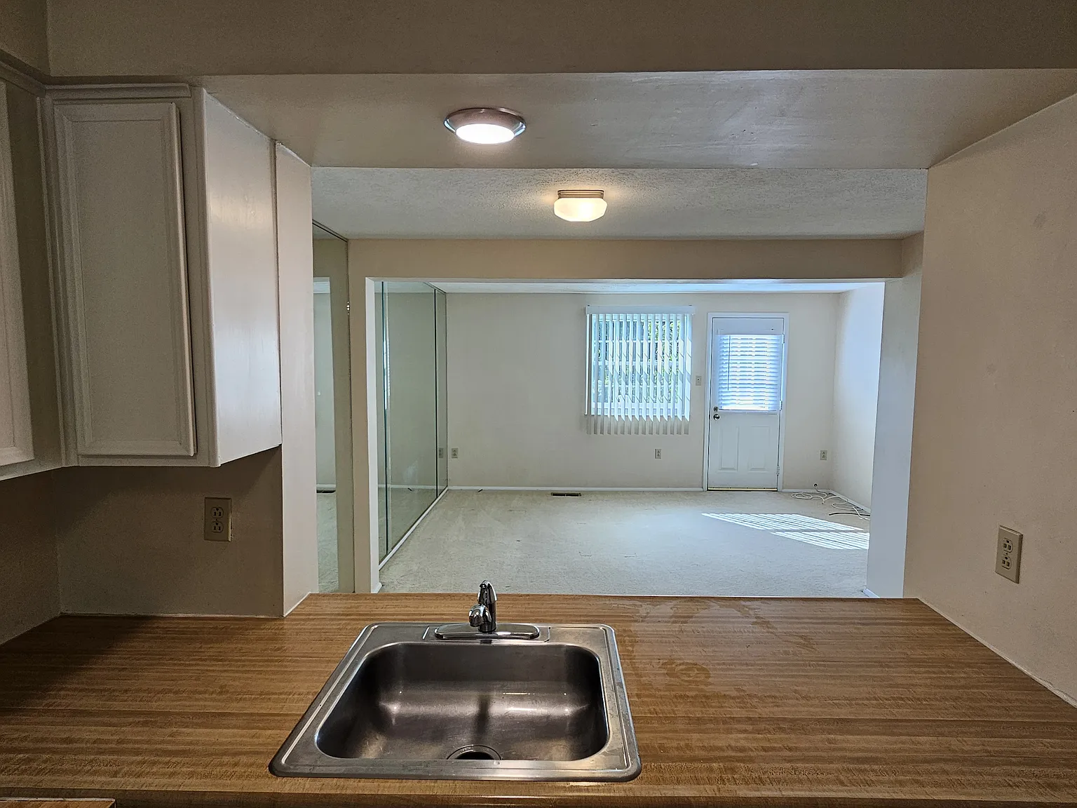 2 bed, 1.5 bath, 992 sqft, $1,550 — Photo 4