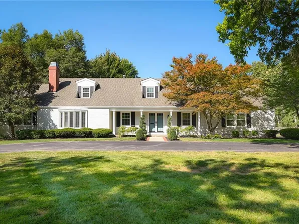 8420 Cedar St, Prairie Village, KS 66207