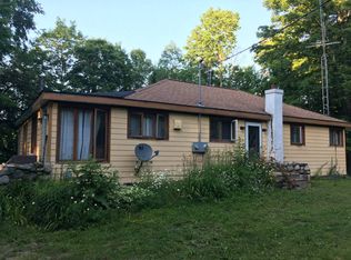 18480 Gennett Rd, Charlevoix, MI 49720