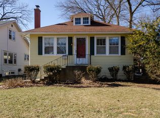 2200 McDaniel Ave, Evanston, IL 60201