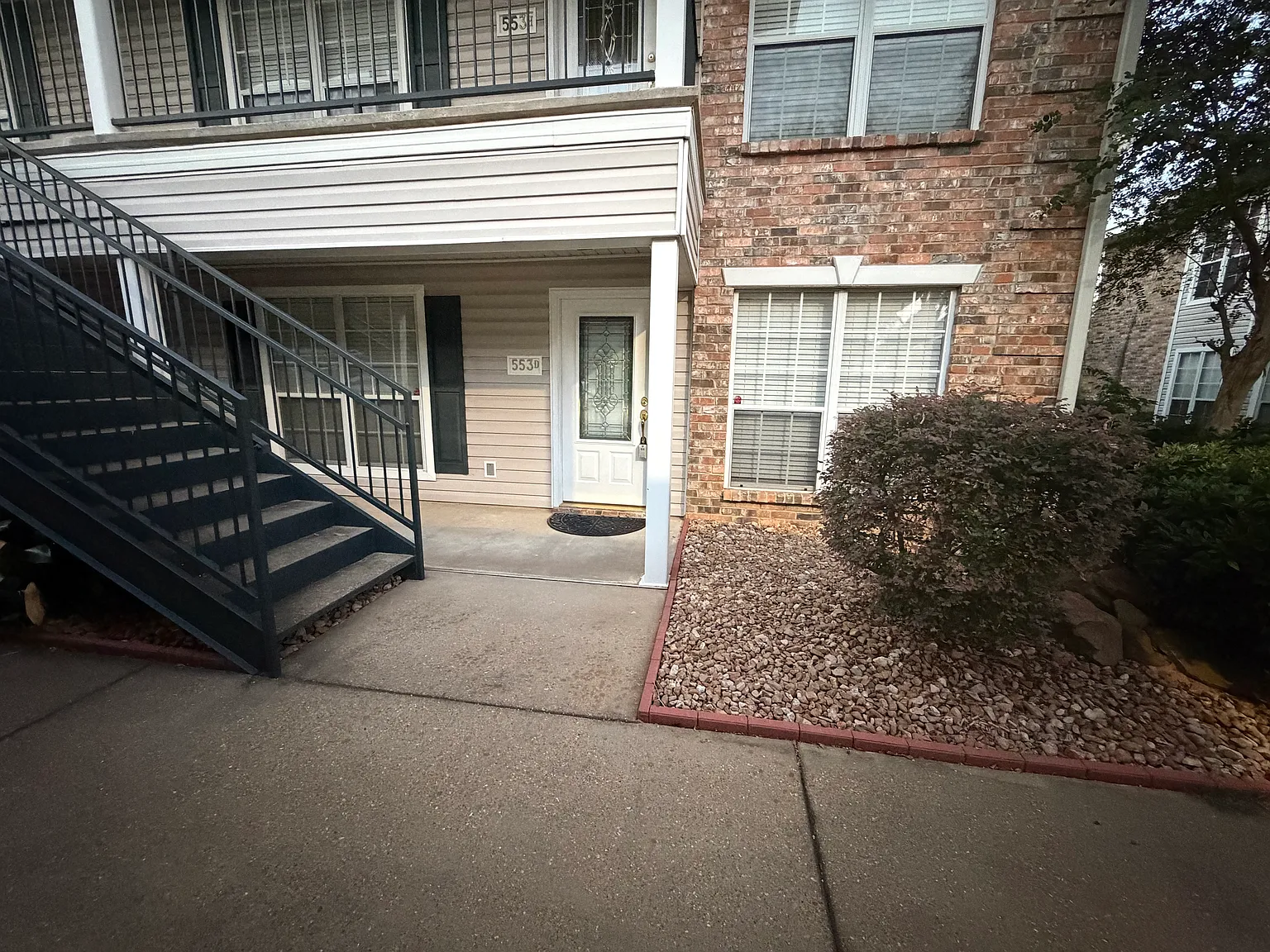 2 bed, 1340 sqft, $1,500 — Photo 2