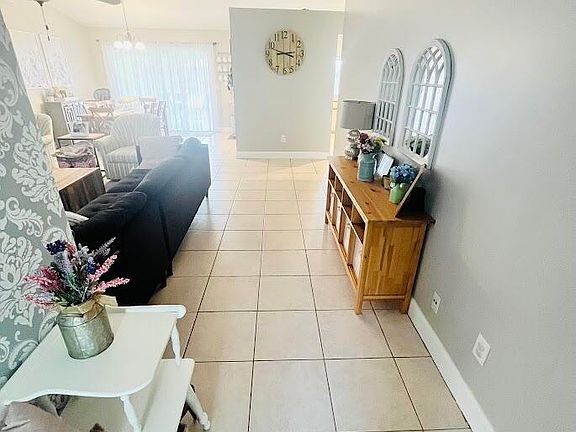 3rd image of 1674 SW Whipple Avenue